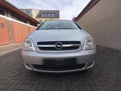 Silber Gebraucht 2005 Opel Meriva Van / Kleinbus | 1.499 €
