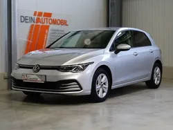 Silber Gebraucht 2020 VW Golf VIII Life Limousine | 18.990 € (Fairer Preis)