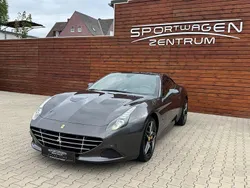 Grau Gebraucht 2015 Ferrari California Cabrio | 89.990 €