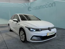 Weiß Gebraucht 2023 VW Golf VIII Style Limousine | 24.440 € (Fairer Preis)