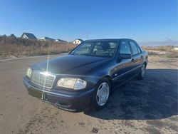 Blau Gebraucht 1999 Mercedes C180 Elegance Limousine | 2.500 € (Guter Preis)