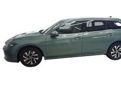 Grün Gebraucht 2025 VW Passat Business Kombi | 36.360 € (Superpreis)