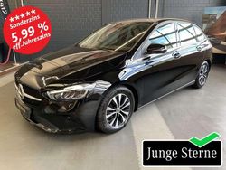 Nachtschwarz Gebraucht 2023 Mercedes B200 Van / Kleinbus | 27.980 € (Guter Preis)