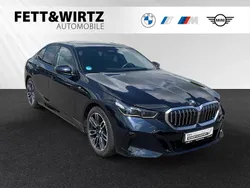 Carbonschwarz Gebraucht 2024 BMW 520 M Sport Limousine | 48.500 € (Guter Preis)