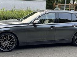 Grau Gebraucht 2018 BMW 330 Luxury Line Kombi | 22.999 € (Fairer Preis)