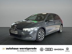 Delfingrau metallic Gebraucht 2022 VW Golf VIII Active Limousine | 26.939 € (Etwas zu teuer)