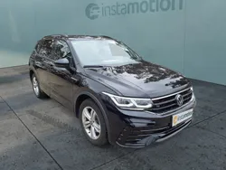 Schwarz Gebraucht 2024 VW Tiguan Allspace R-line SUV | 48.590 € (Etwas zu teuer)