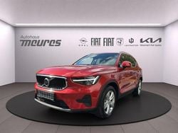 Rot Gebraucht 2024 Volvo XC40 Core SUV | 30.788 € (Superpreis)