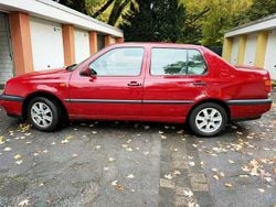 Rot Gebraucht 1993 VW Vento Limousine | 3.000 €