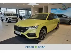 Pistachiogrün metallic Neu 2024 Skoda Octavia RS Kombi | 45.890 € (Fairer Preis)