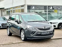 Grau Gebraucht 2015 Opel Zafira Innovation Van / Kleinbus | 9.950 €