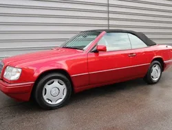 Rot Gebraucht 1994 Mercedes E200 Cabrio | 29.990 €