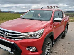 Rot Gebraucht 2019 Toyota HiLux Abholung | 32.000 € (Superpreis)
