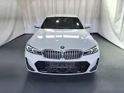 Weiß Gebraucht 2024 BMW 330 M Sport Limousine | 42.799 € (Fairer Preis)