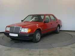 Rot Gebraucht 1988 Mercedes 200 Limousine | 9.990 €