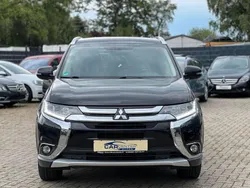 Schwarz Gebraucht 2016 Mitsubishi Outlander SUV | 10.999 € (Fairer Preis)