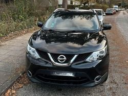Schwarz Gebraucht 2016 Nissan Qashqai Tekna SUV | 8.999 € (Fairer Preis)