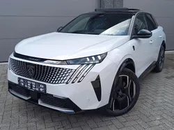 Weiß Gebraucht 2024 Peugeot e-3008 GT SUV | 43.984 € (Guter Preis)