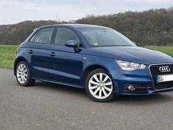 Blau Gebraucht 2013 Audi A1 Sportback Kleinwagen | 8.800 € (Etwas zu teuer)