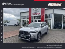 Silver metallic Gebraucht 2023 Toyota Corolla Cross Team SUV | 31.900 € (Fairer Preis)