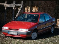 Rot Gebraucht 1995 Citroën Xantia Limousine | 690 €