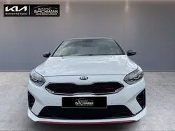 Weiß Gebraucht 2019 Kia Ceed GT Limousine | 20.980 € (Etwas zu teuer)