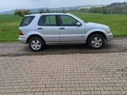 Silber Gebraucht 2004 Mercedes ML270 Edition SUV | 3.300 €