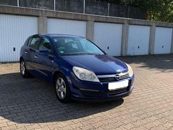 Blau Gebraucht 2005 Opel Astra Kleinwagen | 1.450 € (Fairer Preis)