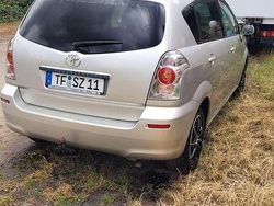 Silber Gebraucht 2006 Toyota Corolla Verso Executive Van / Kleinbus | 3.000 € (Etwas zu teuer)