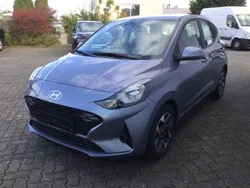 Blau Neu 2024 Hyundai i10 Trend Kleinwagen | 16.990 € (Fairer Preis)