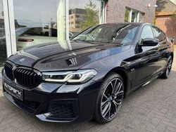 Schwarz Gebraucht 2022 BMW 545e M Sport Limousine | 38.900 € (Fairer Preis)