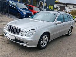 Silber Gebraucht 2005 Mercedes E200 Avantgarde Kombi | 4.000 € (Fairer Preis)