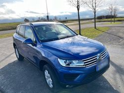 Blau Gebraucht 2017 VW Touareg SUV | 26.500 € (Fairer Preis)