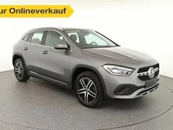 Grau Gebraucht 2021 Mercedes GLA250 Progressive SUV | 34.760 € (Guter Preis)