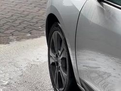 Grau Gebraucht 2008 Renault Mégane III Kleinwagen | 3.200 € (Etwas zu teuer)