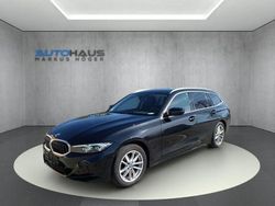 Black sapphire metallic Gebraucht 2023 BMW 318 Shadowline Kombi | 26.449 € (Guter Preis)