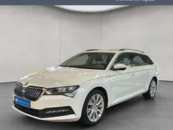 Weiß met. Gebraucht 2022 Skoda Superb Ambition Kombi | 20.590 € (Fairer Preis)