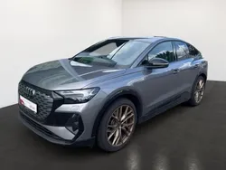 Grau Gebraucht 2023 Audi Q4 e-tron Ambiente SUV | 46.990 € (Teuer)