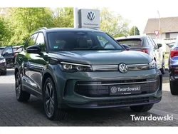 Gruen Gebraucht 2024 VW Tiguan Goal SUV | 45.490 € (Superpreis)