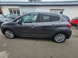 Grau Gebraucht 2019 Peugeot 208 Kleinwagen | 10.990 € (Fairer Preis)