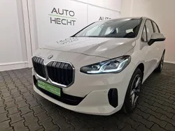 Alpinweiss Gebraucht 2024 BMW 218 Active Tourer Luxury Line Van / Kleinbus | 26.800 € (Superpreis)