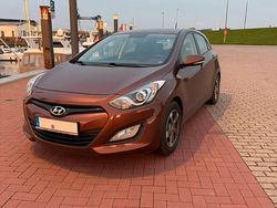Braun Gebraucht 2014 Hyundai i30 Limousine | 7.000 € (Fairer Preis)