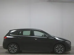 Schwarz Gebraucht 2022 Mercedes B200 Style Van / Kleinbus | 17.980 € (Superpreis)