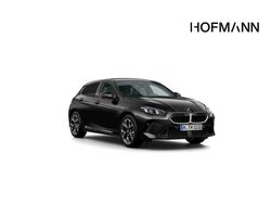 Saphirschwarz metallic Neu 2026 BMW 118 Kleinwagen | 34.040 € (Fairer Preis)