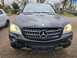 Schwarz Gebraucht 2007 Mercedes ML320 SUV | 3.950 € (Guter Preis)
