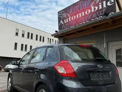 Grau Gebraucht 2011 Kia Ceed Edition 7 Limousine | 3.890 € (Fairer Preis)