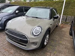 Emerald grey metallic Gebraucht 2020 Mini Cooper Kleinwagen | 19.500 € (Etwas zu teuer)