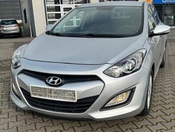 Silber Gebraucht 2013 Hyundai i30 Classic Limousine | 6.800 € (Fairer Preis)