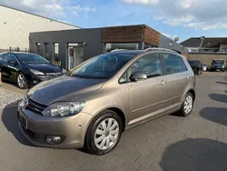 Braun Gebraucht 2010 VW Golf Plus Cross Team Van / Kleinbus | 4.950 € (Superpreis)