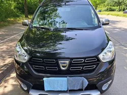 Schwarz Gebraucht 2019 Dacia Dokker Stepway Van | 15.990 €